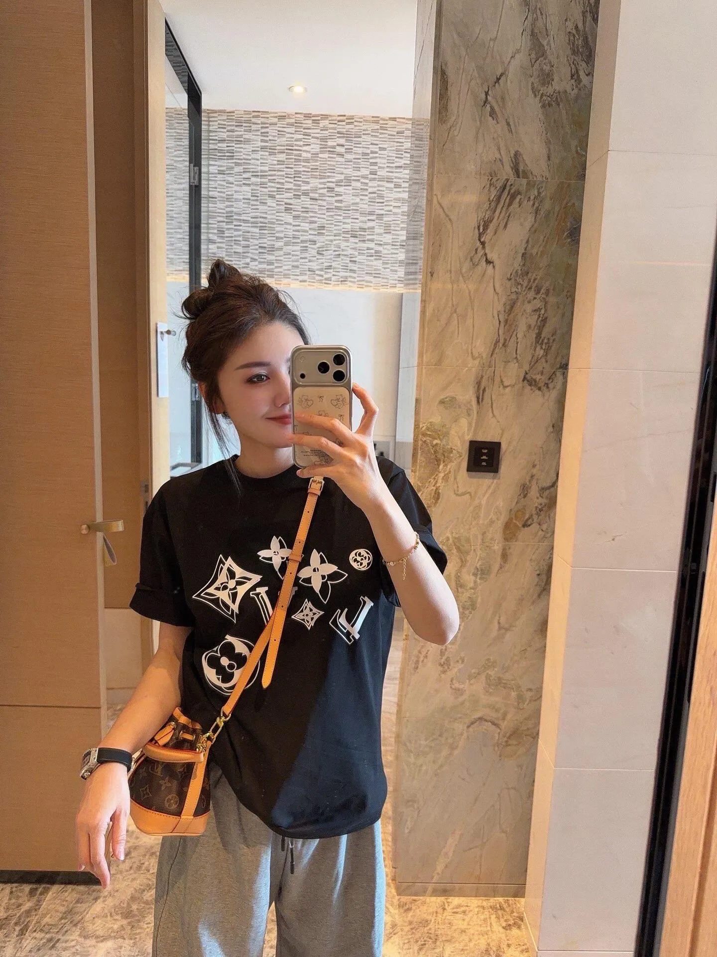 Louis Vuitton/